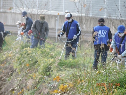 大草の里を守る自然に優しい会「グラン・グラス20」（島田市）