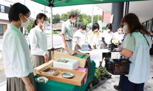 【菊川市】小笠高校の生徒による小さな収穫祭