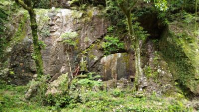 【藤枝市】日本一の大きさの磨崖仏（不動明王像）